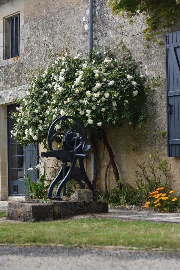 Un Jardin Et Trois Maisons Brux Exterior photo